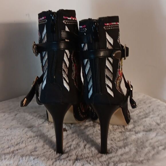 Embroidered Stiletto Pointy Toe Ankle Boots - Picture 3 of 7